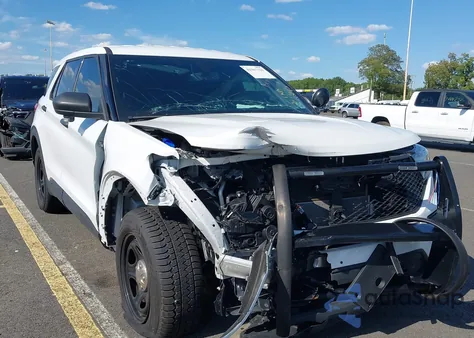 2023 Ford Police Interceptor z USA, uszkodzony, nr VIN 1FM5K8AB8PGB74278